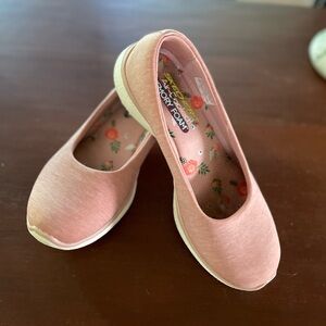 Skechers Women's Microburst - Botanical Paradise Athletic Walking Sneakers  8.5